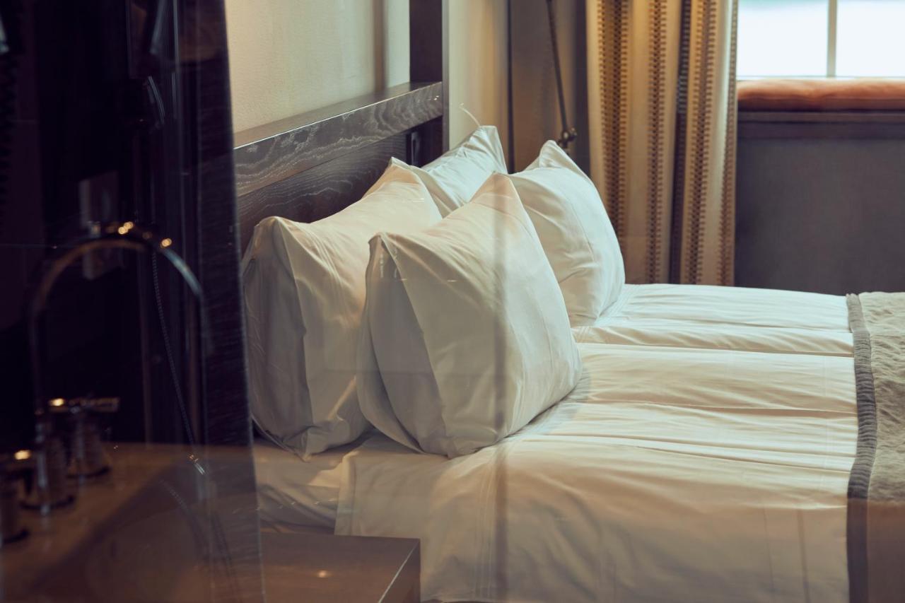 Naeaes Fabriker Hotell & Restaurang Толлеред Экстерьер фото