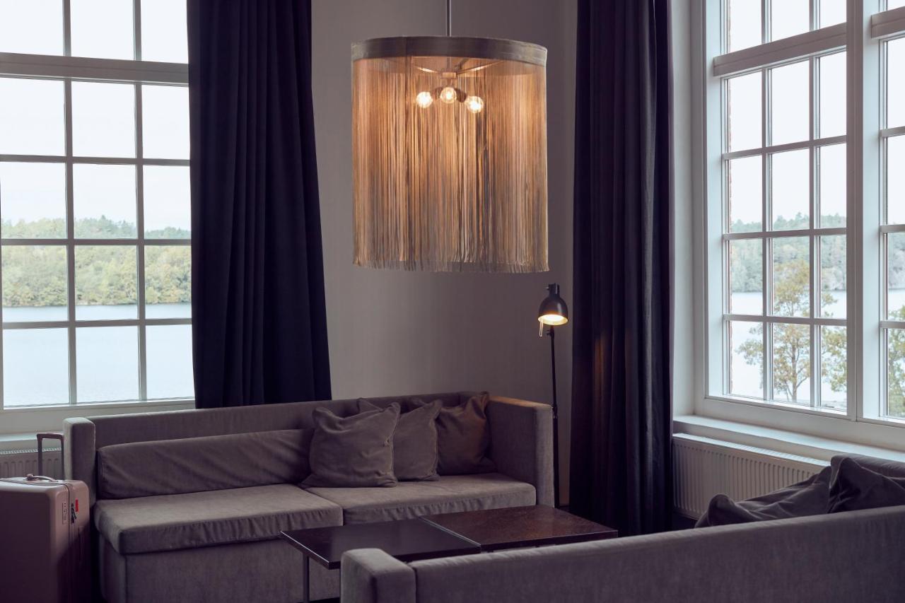 Naeaes Fabriker Hotell & Restaurang Толлеред Экстерьер фото