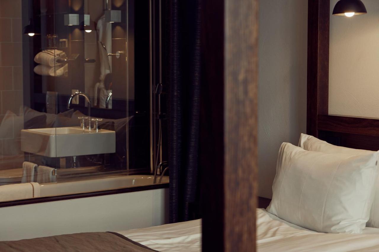 Naeaes Fabriker Hotell & Restaurang Толлеред Экстерьер фото